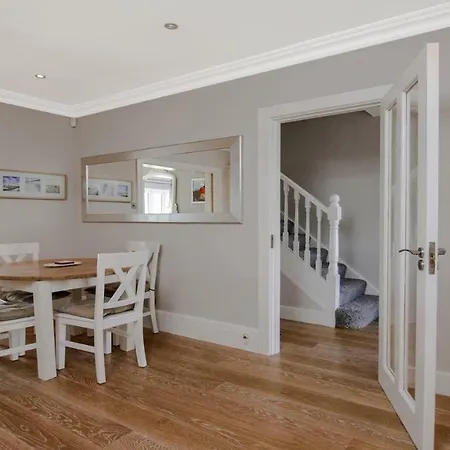 Salthill Townhouse With Parking Holiday home Galway