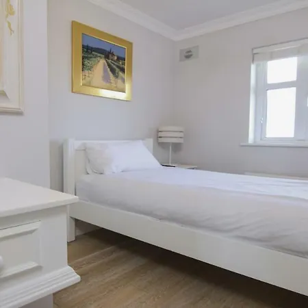 Nyaraló Salthill Townhouse With Parking Galway