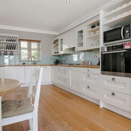 Nyaraló Salthill Townhouse With Parking *