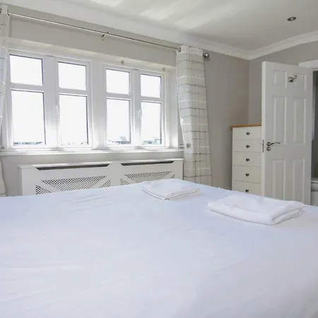 Nyaraló Salthill Townhouse With Parking Galway