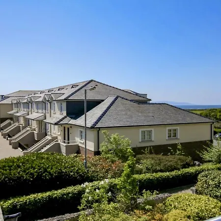 Salthill Townhouse With Parking Nyaraló