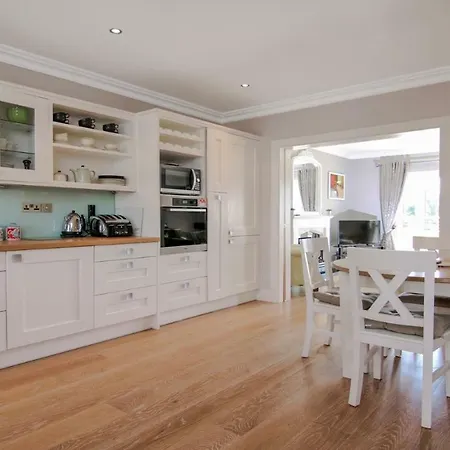 Nyaraló Salthill Townhouse With Parking